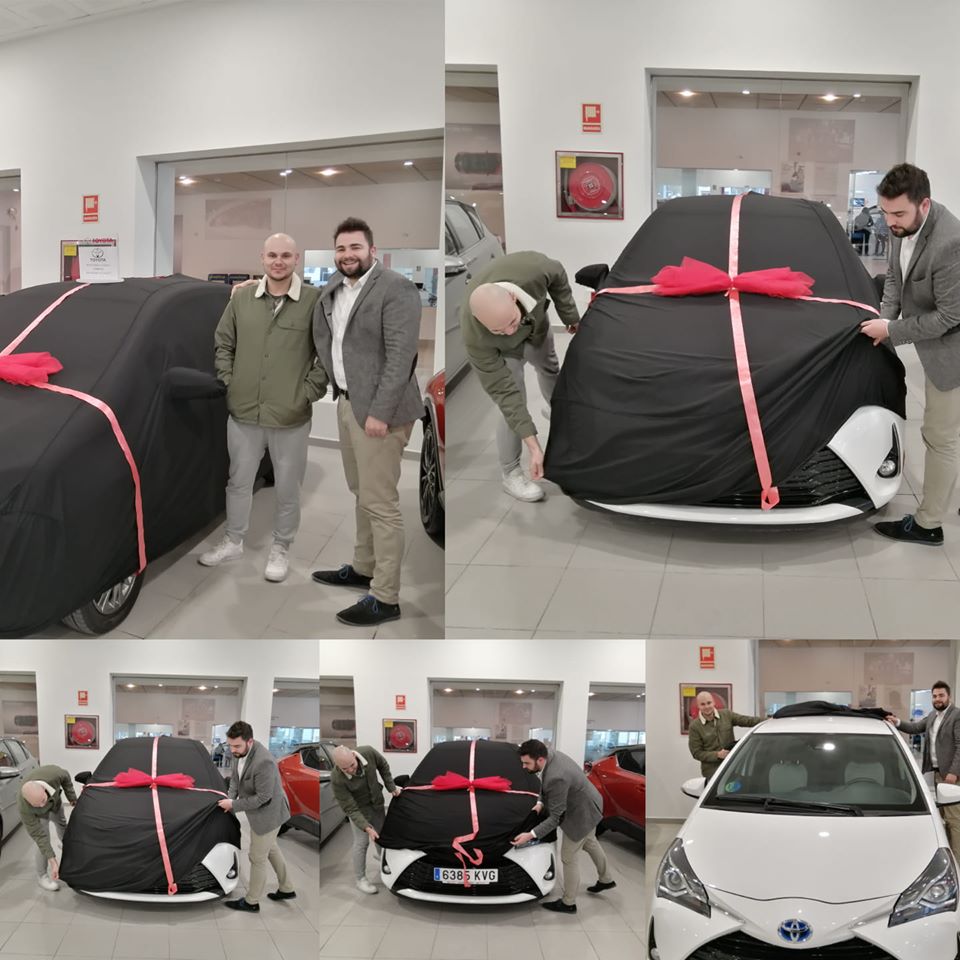entrega de toyota yaris hibrido