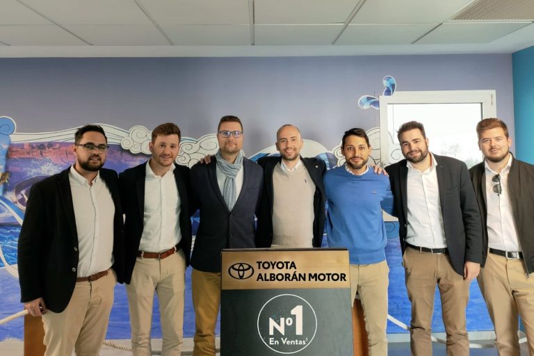 celebrando numeros 1 toyota alboran almeria toyota lidera el cambio